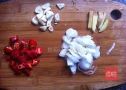 Illustration of how to make braised rice with potatoes and beans 4