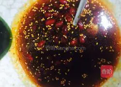 Illustration of how to make spicy and sour rice noodles 14