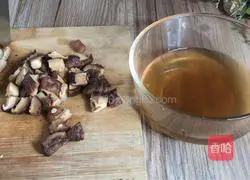 Illustration of how to make braised pork belly rice 5