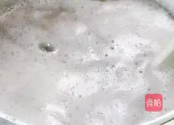 Illustration of how to make bitter chrysanthemum millet porridge 2