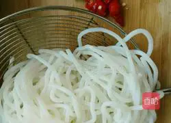 Eggs Illustration of how to make fried rice noodles 2