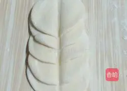 Illustration of how to make rose rolls 4