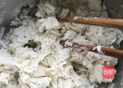 Illustration of how to make three fresh pot stickers 3