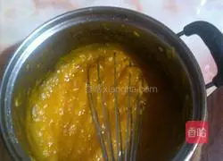 Illustration of how to make pumpkin hair cake 3