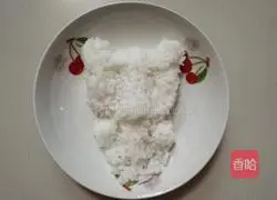 Illustration of how to make giant panda rice balls 10