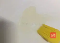 Illustration of how to make homemade flower rolls 3