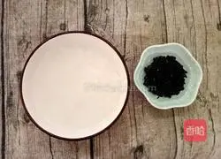 Illustration of how to make cheese and meat floss rice balls 2