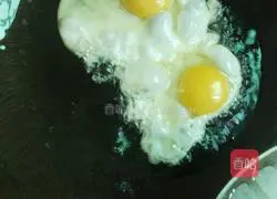 Saute Illustration of how to make rice noodles 5