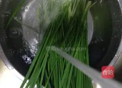 Illustration of how to make simple leek box 3