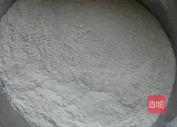 Illustration of how to make scallion rolls 2