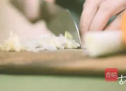 The Beginning of Spring·Spring Rolls|| The east wind thaws, and stinging insects begin to vibrate; Illustration of how to make fish roll up to welcome the spring with ice on their backs 2