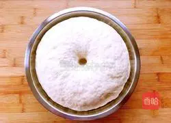 Illustration of how to make brown sugar flower rolls 4