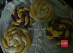 Illustration of how to make corrugated flower rolls 9