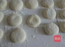 Illustration of how to make baked pot stickers 7
