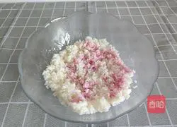 Illustration of how to make Sakura mashed potato rice balls 2