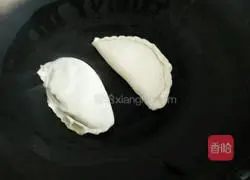 Illustration of how to bake boxes with oil 8