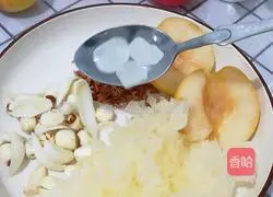 Illustration of how to make lotus seed, lily and white fungus rice paste 2