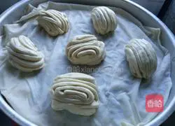 Thousand-layer flower roll recipe 14