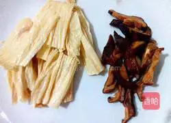 Illustration of how to make rice noodles with bean curd and mushroom soup 2