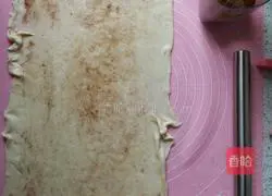 Illustration of how to make salt and pepper flower rolls 7