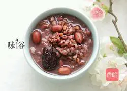 Illustration of how to make four red blood-tonifying porridge 6