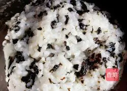 Illustration of how to make colorful rice balls 1