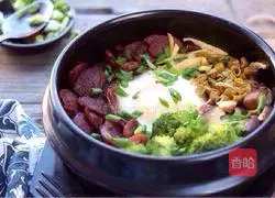 Illustration of how to make sausage clay pot rice 9