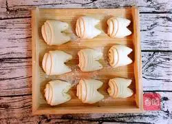 Illustration of how to make pig's trotters flower rolls 17