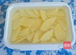 Illustration of how to cook potato and beans braised noodles 3