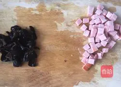 Illustration of how to make braised rice with ham and mushrooms 6