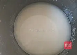 Illustration of how to make oatmeal, snow pear and glutinous rice porridge 5