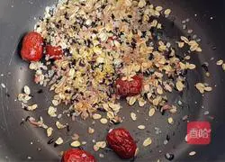 Illustration of how to make red dates and longan Laba porridge 6