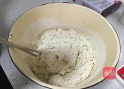 Illustration of how to make onion-flavored flower rolls 4