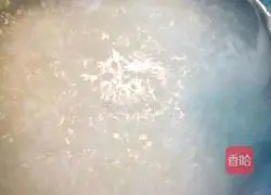 Illustration of how to make salmon seafood porridge 2