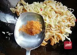 Illustration of how to make fried rice noodles 9