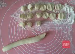 Illustration of how to make pork pot stickers with melon skin 9