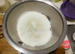 Illustration of how to make red date hair cake 4