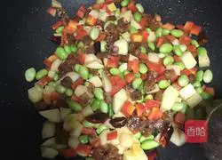 Illustration of how to make potato and sausage stewed rice 6