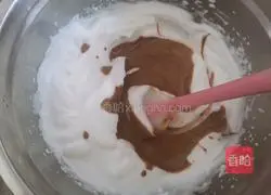 Strawberry Cocoa Box Cake Recipe Illustration 7