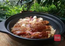 Illustration of how to make black pepper pork ribs and cured clay pot rice 16