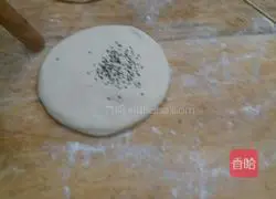 Illustration of how to make pot helmets 3