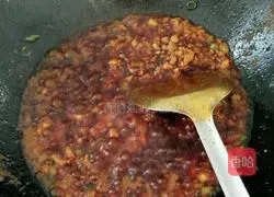 Illustration of how to make cross-bridge rice noodles 4