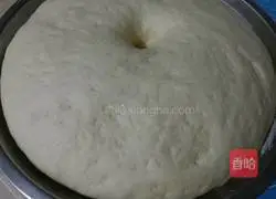 Illustration of making hamburger dough 5