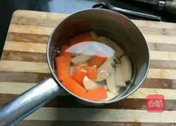 Illustration of how to make spareribs clay pot rice 2