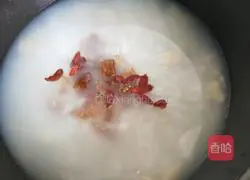 Illustration of how to make rock sugar lily porridge 7