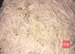 Illustration of making braised beans and noodles 10