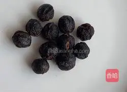 Illustration of how to make red dates and longan Laba porridge 2