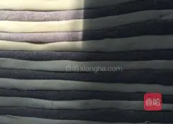 Illustration of how to make two-color hair cake 5