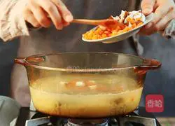 Illustration of how to make oyster health porridge 4