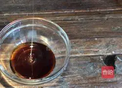 Illustration of how to make leftover claypot rice 11